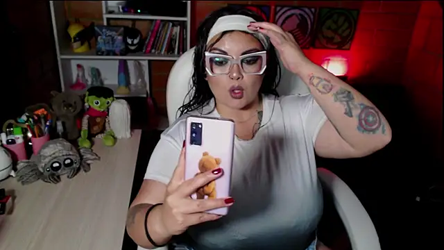 juliette rd online show from November 12, 2025, 3:10 am