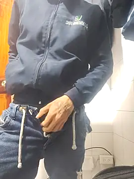 Eduardoxxx51 online show from October 16, 2025, 5:59 am