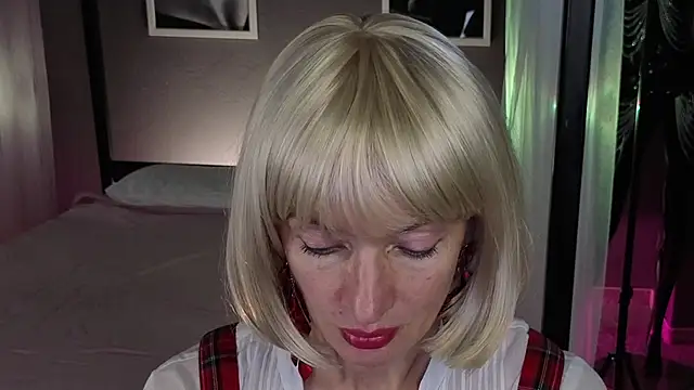 Snapshot of Dorothy_Meyer chatting on September 29, 2025, 10:22 am Dorothy Meyer online show from September 29, 2025, 10:22 am