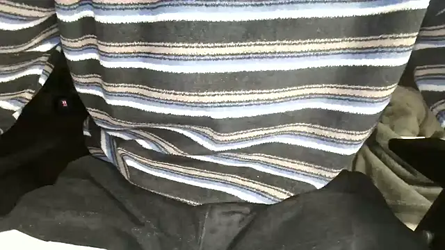 Hornyboyspanish2 online show from March 14, 2026, 9:43 pm