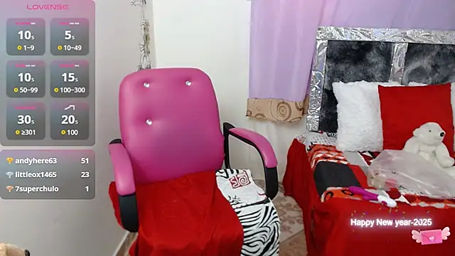 CristialJones  online show from February 17, 2025, 5:12 pm