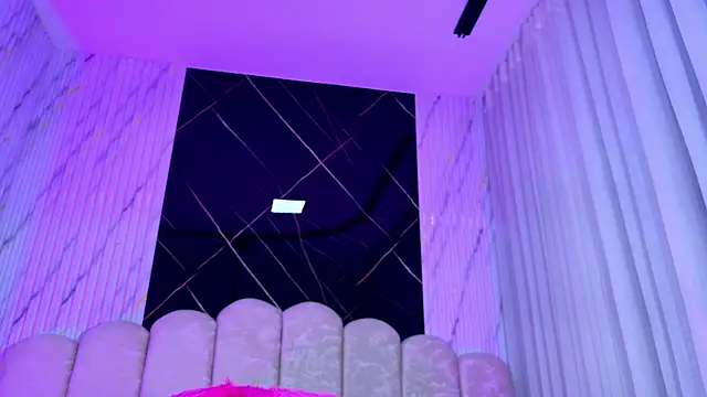 violett lo online show from July 12, 2026, 3:07 am