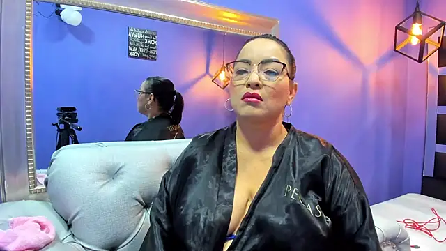 Romina017 online show from October 26, 2025, 2:12 am