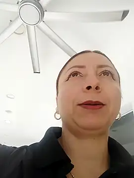 malusexy33 online show from October 26, 2025, 7:03 pm