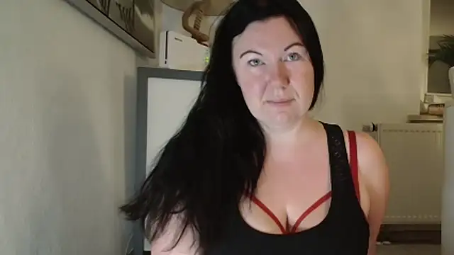 Snapshot of p6w_official chatting on November 5, 2025, 4:15 am p6w official online show from November 5, 2025, 4:15 am