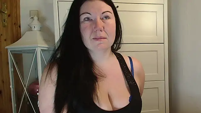 Snapshot of p6w_official chatting on November 23, 2025, 6:23 am p6w official online show from November 23, 2025, 6:23 am