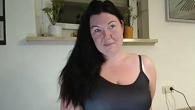 Snapshot of p6w_official chatting on September 24, 2025, 3:35 am p6w official online show from September 24, 2025, 3:35 am