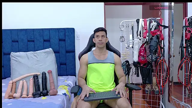JoseRumbero26 online show from May 11, 2026, 11:22 am
