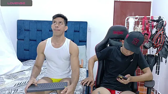 Snapshot of JoseRumbero26 chatting on October 4, 2025, 12:07 pm JoseRumbero26 online show from October 4, 2025, 12:07 pm