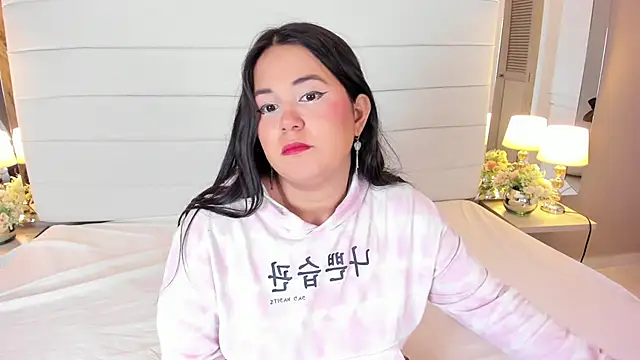 Lilly 2809  online show from September 18, 2025, 4:15 am