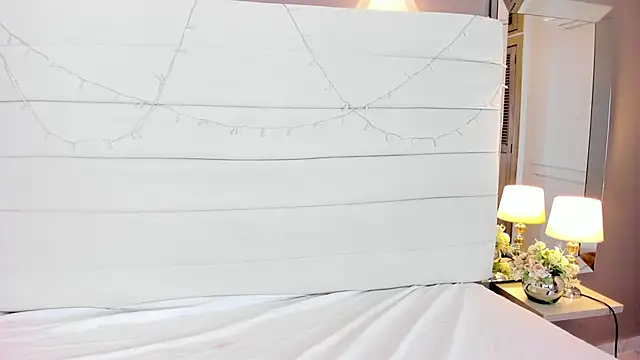 Lilly 2809  online show from November 13, 2025, 4:16 am