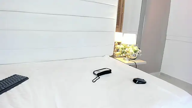 Lilly 2809  online show from September 28, 2025, 6:09 am