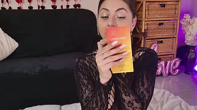 AvaBabyGirl online show from February 18, 2025, 4:14 pm