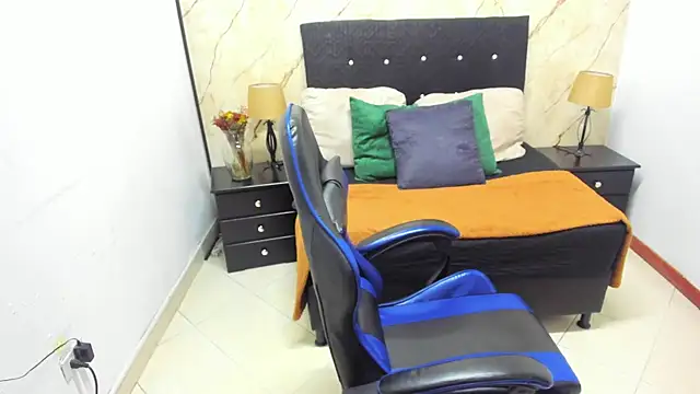 helena copper  online show from April 12, 2026, 4:38 am