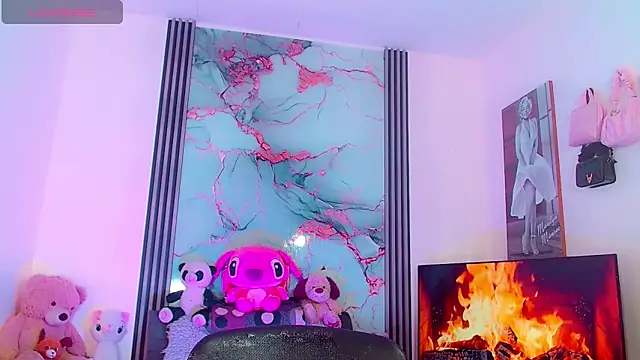 Snapshot of _ChanellR_ chatting on September 27, 2025, 8:15 pm  ChanellR  online show from September 27, 2025, 8:15 pm