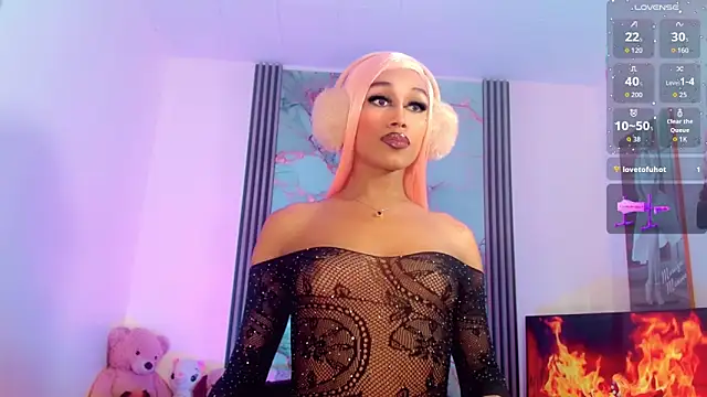 Snapshot of _ChanellR_ chatting on October 22, 2025, 11:03 pm  ChanellR  online show from October 22, 2025, 11:03 pm