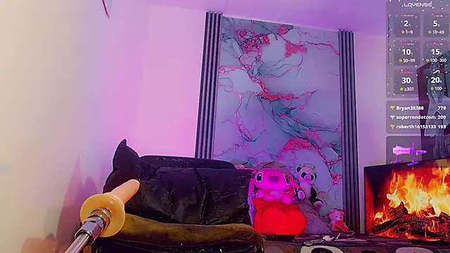 Snapshot of _ChanellR_ chatting on October 8, 2025, 7:36 pm  ChanellR  online show from October 8, 2025, 7:36 pm