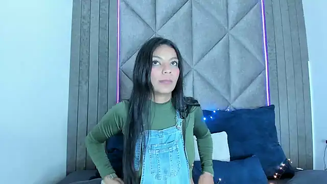 rachellmartinez online show from March 10, 2025, 11:45 am