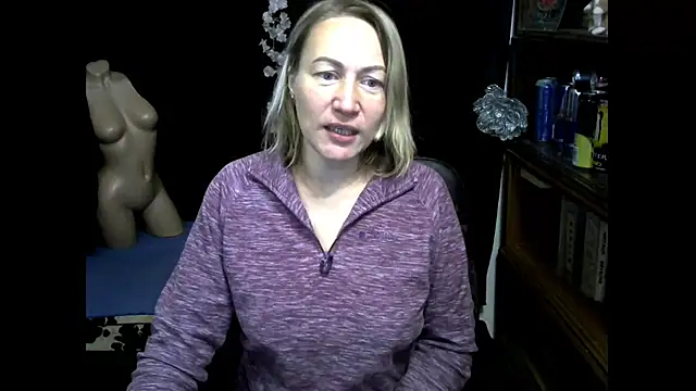 Snapshot of wLESLYMOSw chatting on October 3, 2025, 8:05 am wLESLYMOSw online show from October 3, 2025, 8:05 am