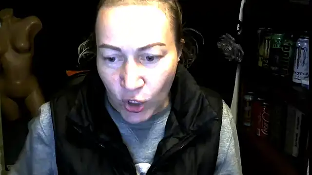 wLESLYMOSw online show from November 18, 2025, 10:07 am