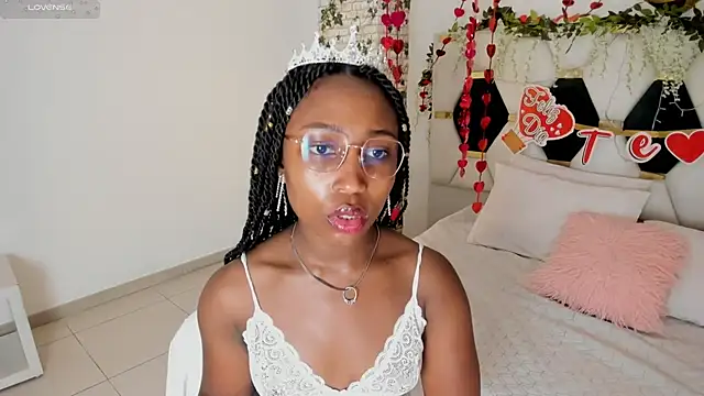 EmmaSanzz  online show from February 18, 2025, 11:44 am