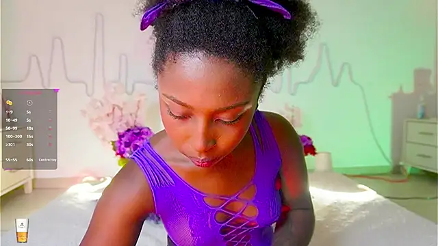 EmmaSanzz  online show from September 30, 2025, 11:38 am