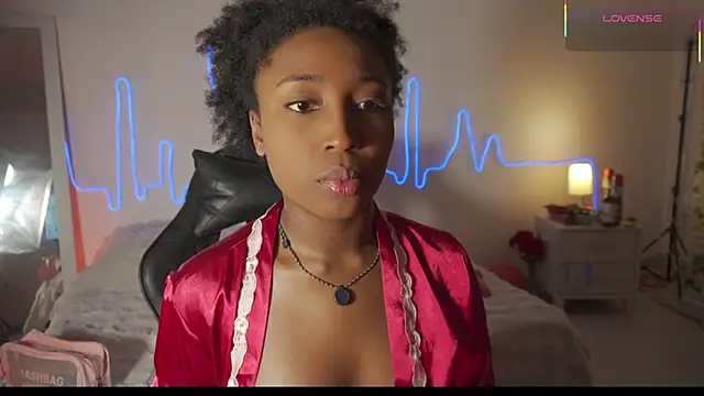 EmmaSanzz  online show from January 9, 2026, 11:28 am