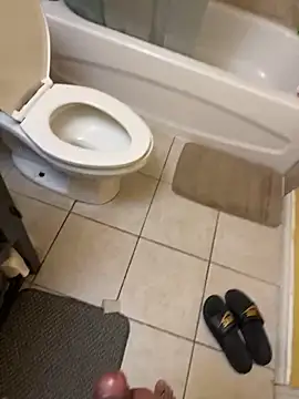 Snapshot of VFuck4U_xxx chatting on December 11, 2024, 12:02 pm VFuck4U xxx online show from December 11, 2024, 12:02 pm