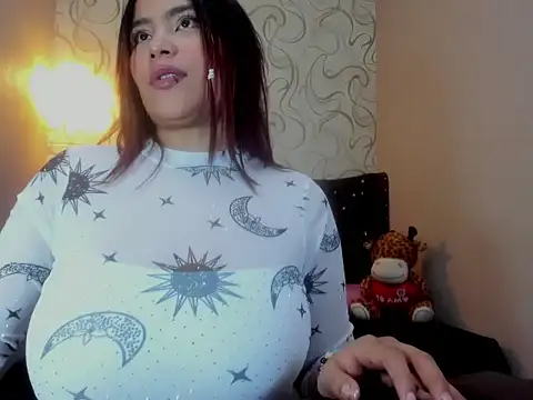 Snapshot of moniquehicks chatting on September 23, 2025, 5:09 pm moniquehicks online show from September 23, 2025, 5:09 pm