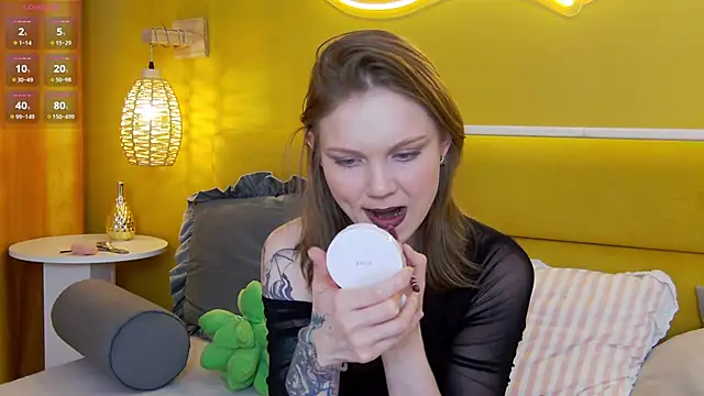 Snapshot of lessysweety chatting on February 20, 2026, 3:47 am lessysweety online show from February 20, 2026, 3:47 am