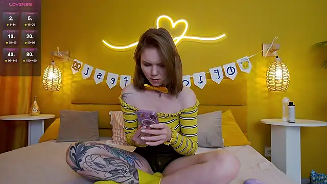 Snapshot of lessysweety chatting on September 21, 2025, 3:22 am lessysweety online show from September 21, 2025, 3:22 am