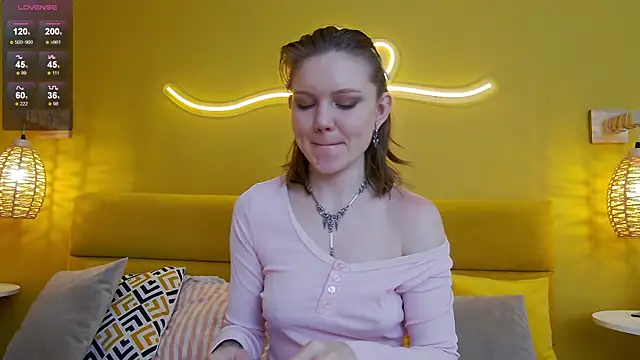 Snapshot of lessysweety chatting on October 13, 2025, 3:30 am lessysweety online show from October 13, 2025, 3:30 am