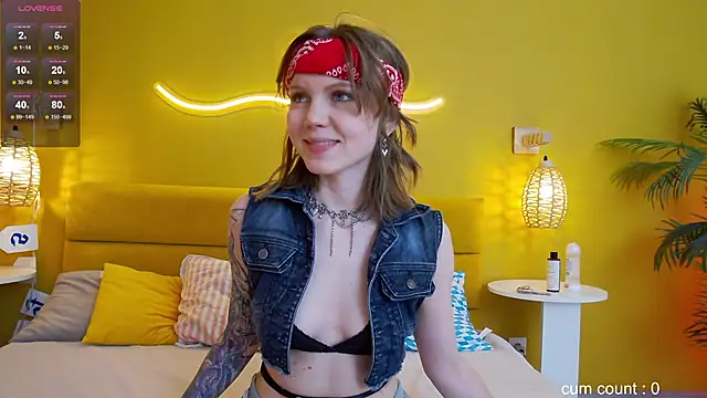 Snapshot of lessysweety chatting on October 1, 2025, 3:00 am lessysweety online show from October 1, 2025, 3:00 am