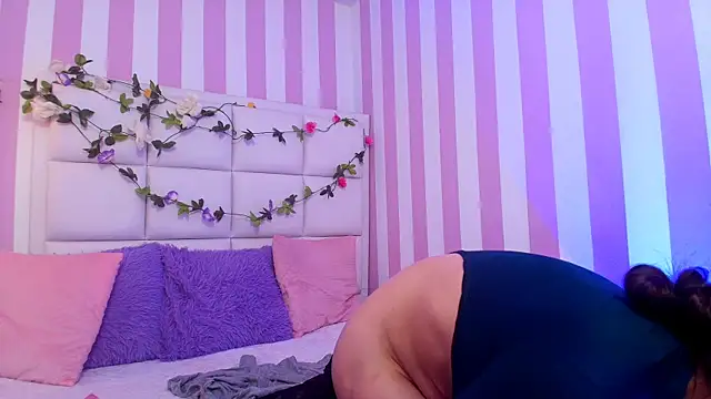 Snapshot of Carolina_hernandez22 chatting on March 2, 2025, 2:41 am Carolina hernandez22 online show from March 2, 2025, 2:41 am