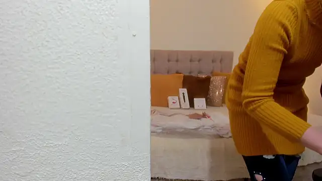 Snapshot of Carolina_hernandez22 chatting on September 28, 2025, 12:01 pm Carolina hernandez22 online show from September 28, 2025, 12:01 pm