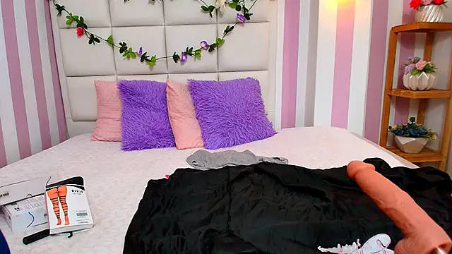 Snapshot of Carolina_hernandez22 chatting on February 28, 2025, 12:31 pm Carolina hernandez22 online show from February 28, 2025, 12:31 pm