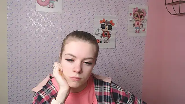 AliceFlirtt  online show from February 4, 2025, 1:16 pm