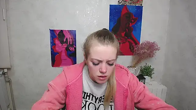 AliceFlirtt  online show from October 6, 2025, 7:42 am