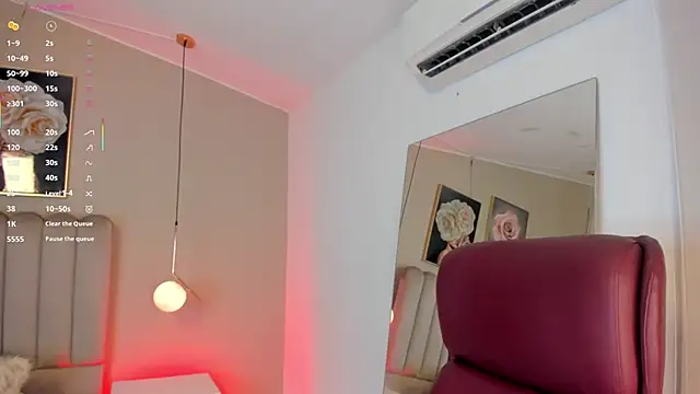 Snapshot of Emma_Thompsson chatting on November 4, 2025, 1:31 am Emma Thompsson online show from November 4, 2025, 1:31 am