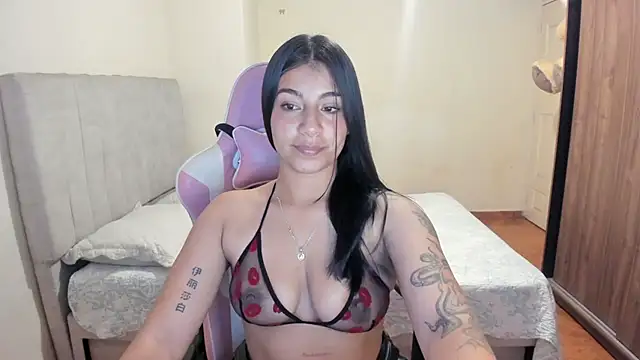 julieth hot69 online show from May 20, 2026, 7:49 am