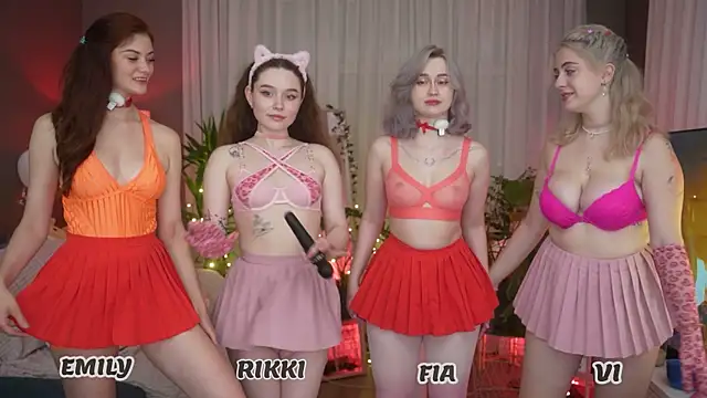 your favoritegirls online show from September 22, 2025, 12:05 am