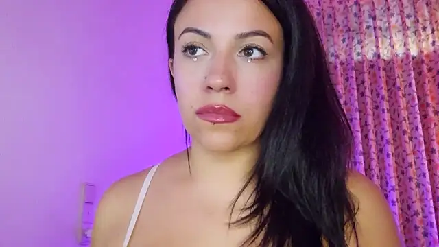 Latina hot2024 online show from October 1, 2025, 9:25 am