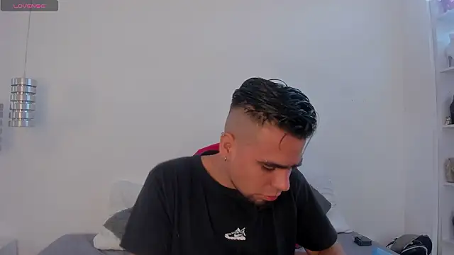 Snapshot of PittAndLunaa chatting on January 17, 2026, 1:26 pm PittAndLunaa online show from January 17, 2026, 1:26 pm