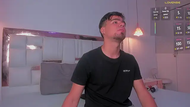 Snapshot of PittAndLunaa chatting on October 2, 2025, 12:19 pm PittAndLunaa online show from October 2, 2025, 12:19 pm