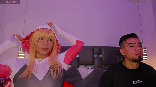 Snapshot of PittAndLunaa chatting on February 3, 2026, 12:32 pm PittAndLunaa online show from February 3, 2026, 12:32 pm