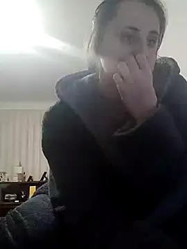 emeli moon online show from January 2, 2025, 6:56 pm