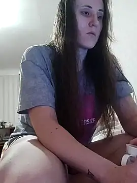 emeli moon online show from October 19, 2025, 9:28 pm