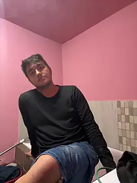 lacikaboyy online show from November 6, 2025, 9:08 pm