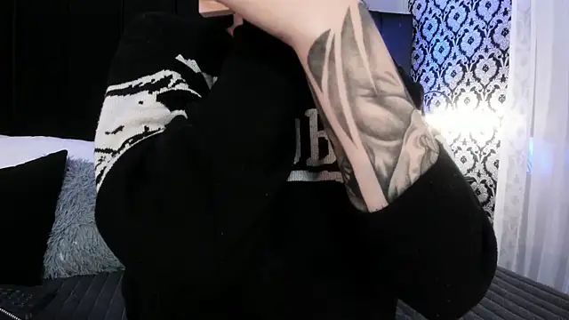 Snapshot of Adeelinee chatting on September 29, 2025, 7:41 pm Adeelinee online show from September 29, 2025, 7:41 pm