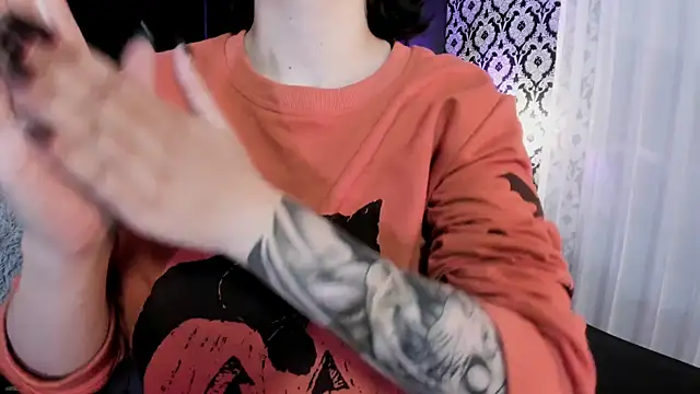 Snapshot of Adeelinee chatting on October 2, 2025, 8:01 pm Adeelinee online show from October 2, 2025, 8:01 pm